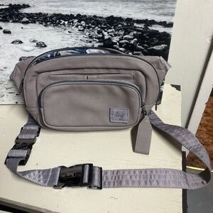 Lug Hitch matte luxe pearl